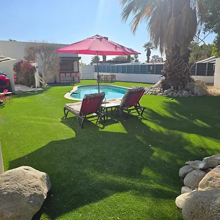 The Pink Paloma - A Barbie Inspired Villa In Palm Springs-3